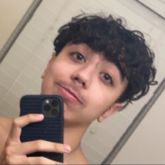 Meet your Posher, Emilio - Picture 2 of 2